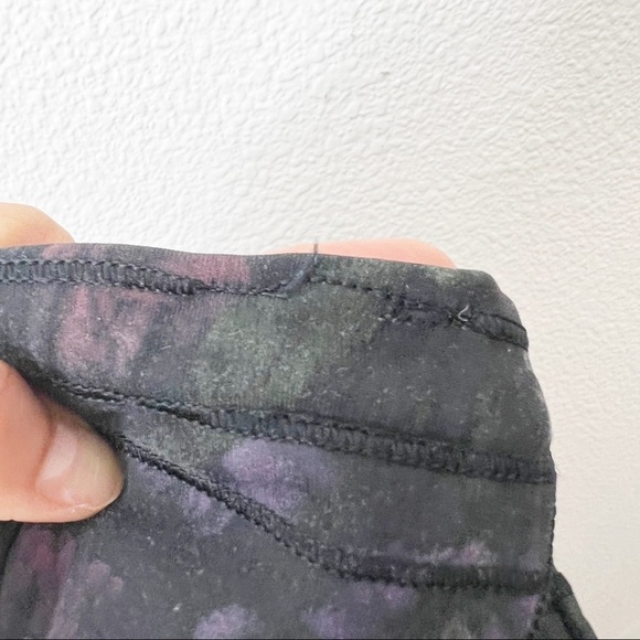 Lululemon- Train Times Crop 17” In Frozen Flourish Multi- 4 - Picture 8 of 11